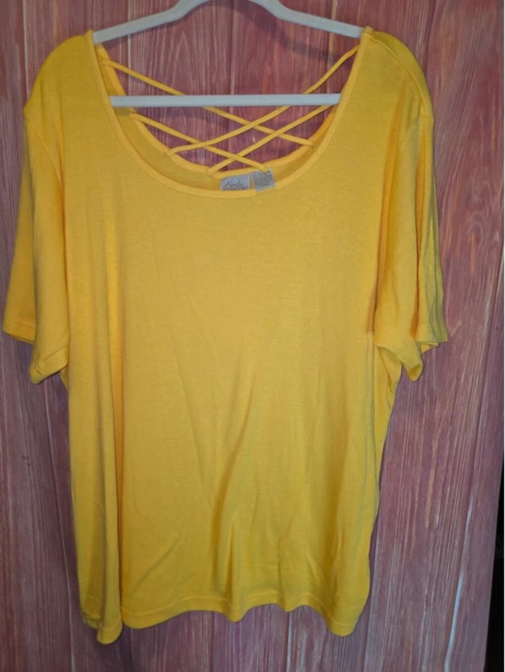 Fiorlini International Yellow Crisscross Strappy Scoop Neck Top 20W Plus